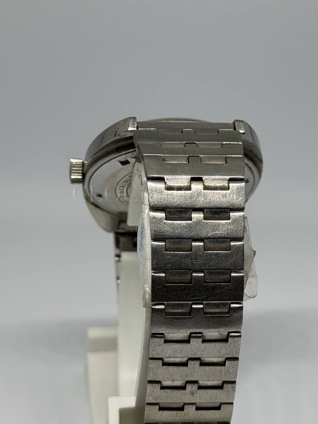 Vintage HMT hand-wound watch, black Para Shock dial, view 3