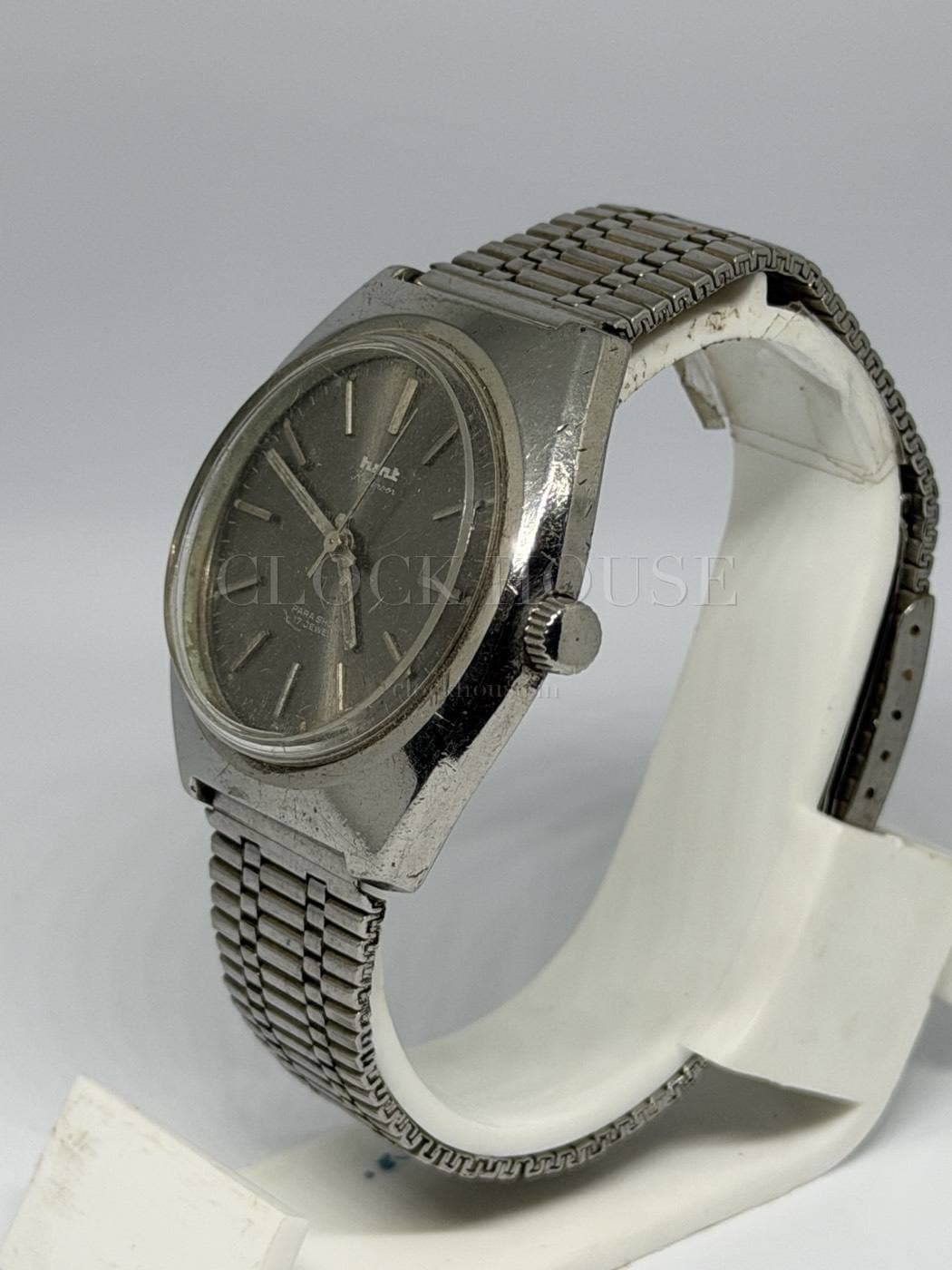 HMT Kohinoor on its steel bracelet