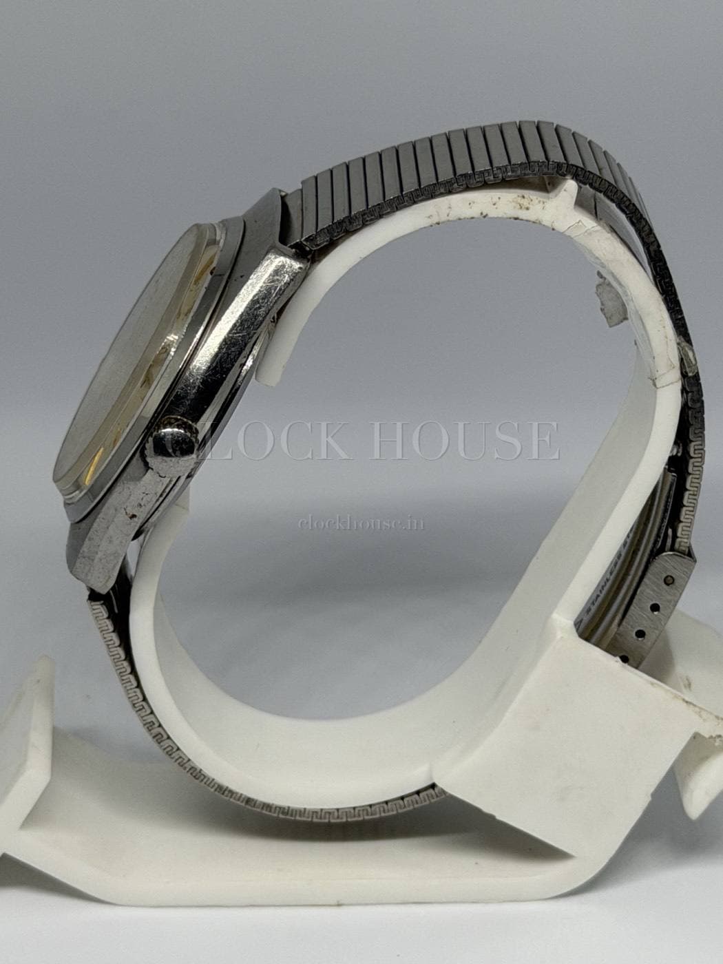 HMT Surya case profile and crown