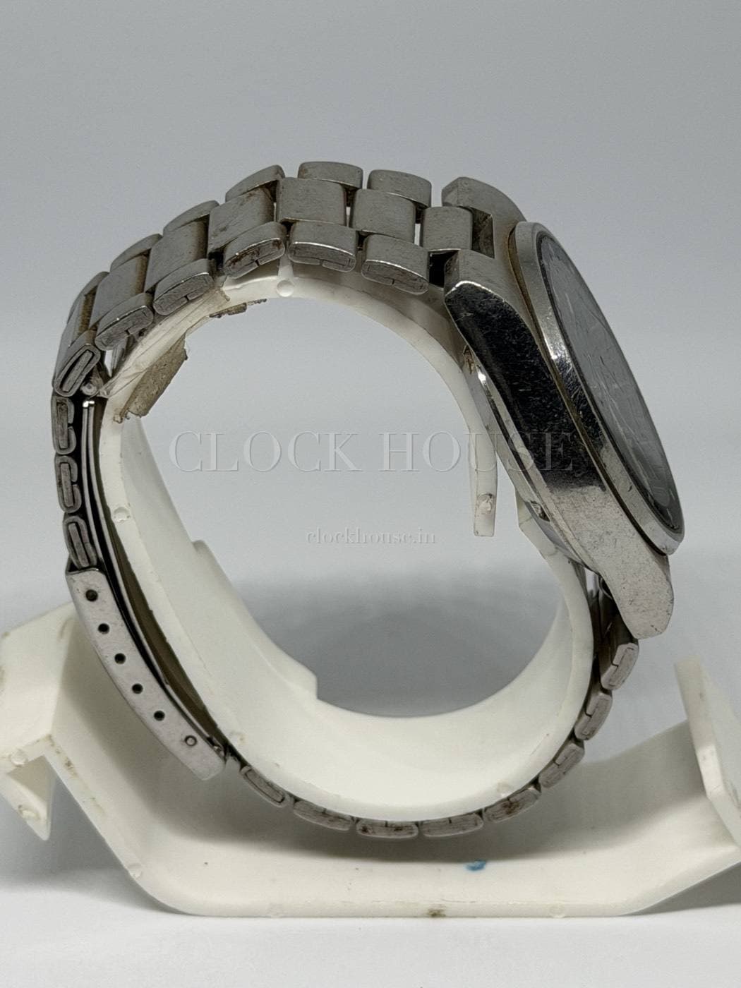 Seiko 5 Black Dial vintage Seiko 5 automatic, view 5