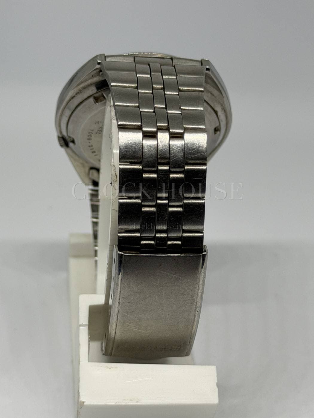 Seiko 5 Black Waffle Dial vintage Seiko 5 automatic, view 3