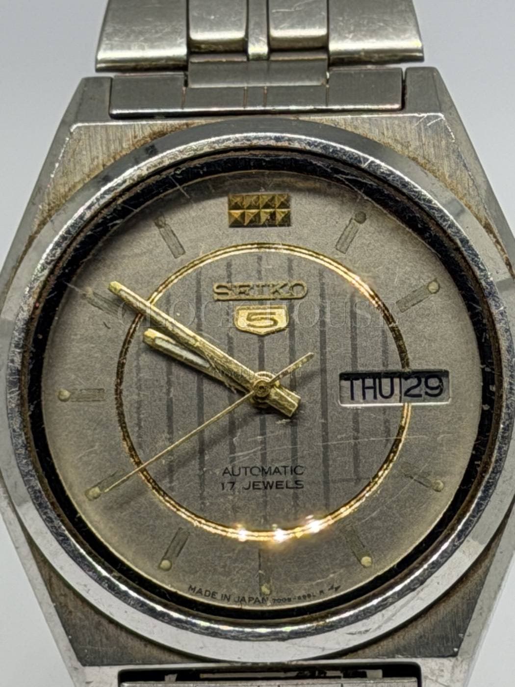 Seiko 5 Gold Dial vintage Seiko 5 automatic, view 2