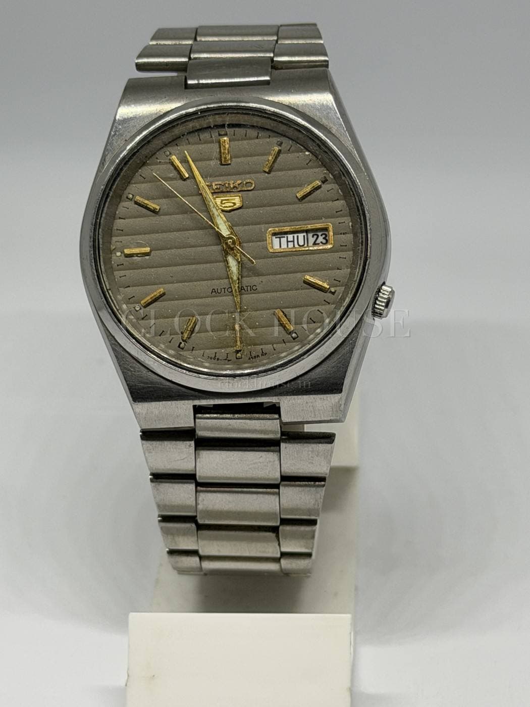 Seiko 5 Grey Linen Dial