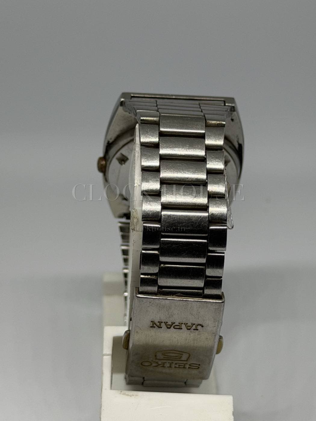 Seiko 5 Silver Cushion vintage Seiko 5 automatic, view 3