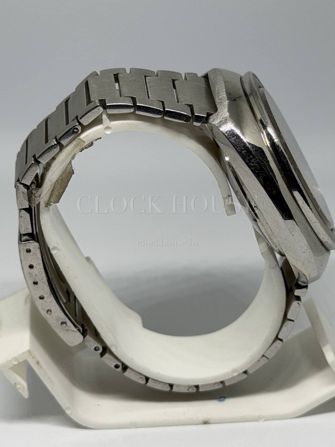 Seiko 6138 Jumbo on its steel bracelet