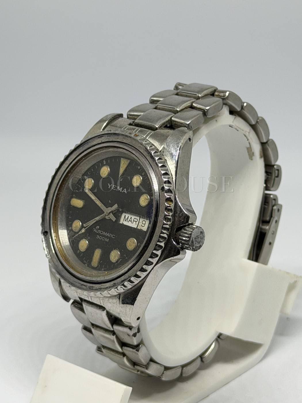 Yema vintage automatic dive watch, view 5